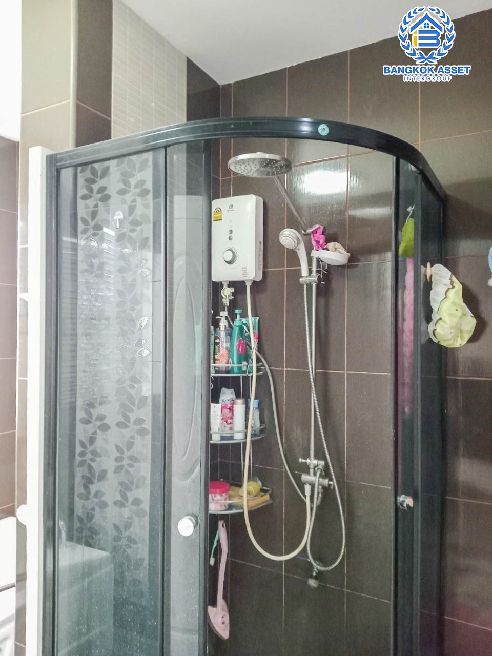 *****บ้านเดี่ยวมือสองพร้อมที่ดิน วารีราชเดช เนื้อที่กว้างขวางมากถึง 143 ตร.ว. ฟังก์ชัน 4 ห้องนอน 4 ห้องน้ำ ที่จอดรถ 5 คัน แถมฟรี! เครื่องปรับอากาศ 4 เครื่อง และเครื่องทำน้ำอุ่น 4 เครื่อง บนทำเลเดินทางสะดวก